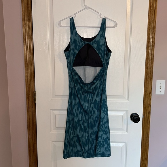Prana Women's Skypath Dress Shelf Bra Twist Back Sleeveless Teal, size L, New - Picture 2 of 4